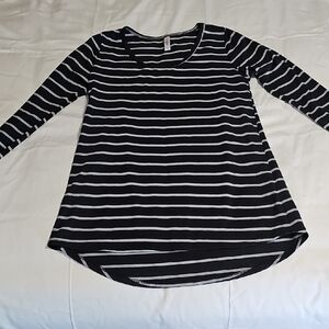 LuLaRoe Black and White Striped Long Sleeve Top
